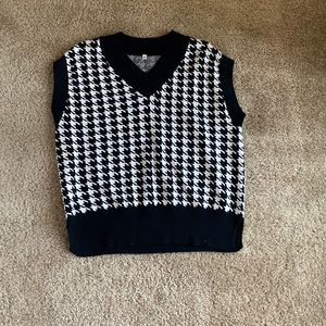 Black and white knit sweater vest!